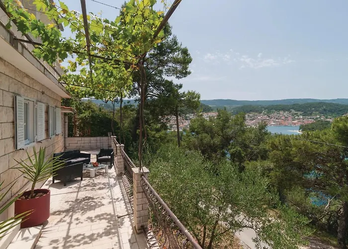 Beautiful Home In Pucisca
