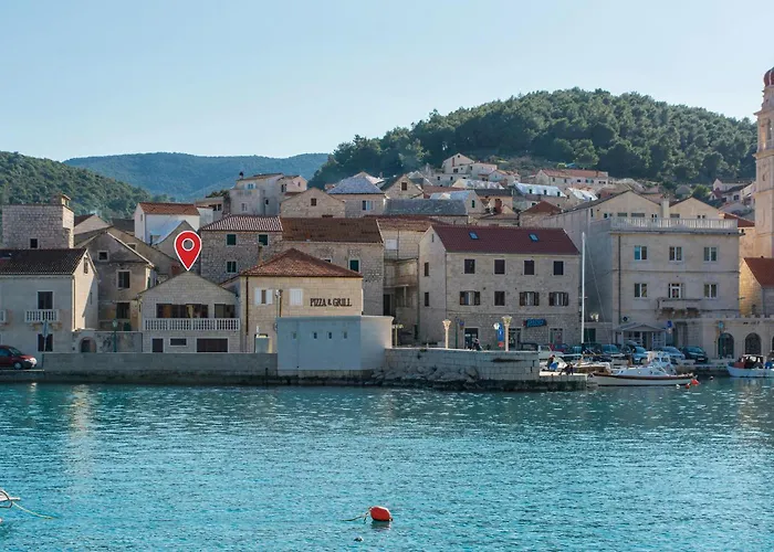3 Bedroom Lovely Home In Pucisca