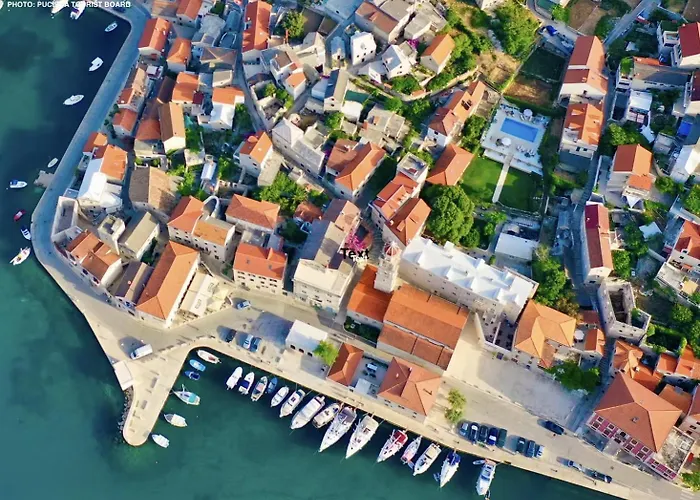 Apartment Maestral, Pucisca ,Island Brac