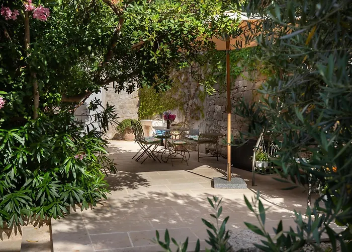 Grand Stone Casa Ciccarelli By Irundo