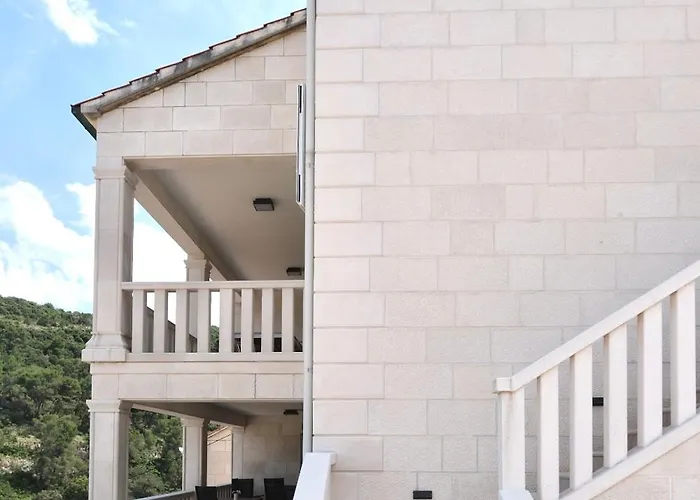 Apartment Maestral, Pucisca ,Island Brac